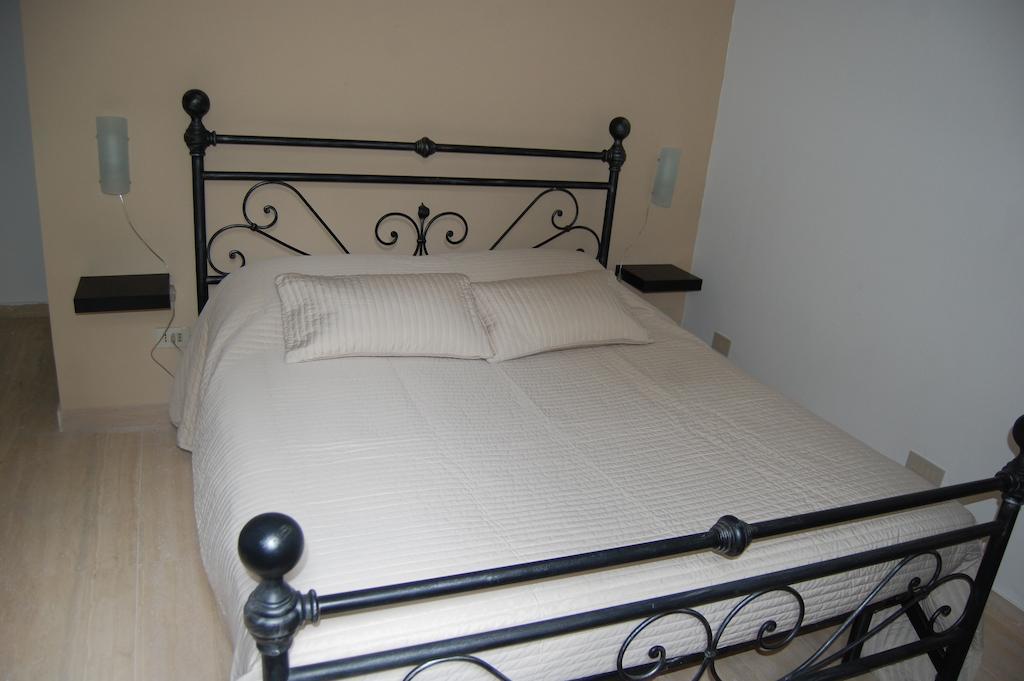 Bed and Breakfast Arena Alfieri Livorno Habitación foto